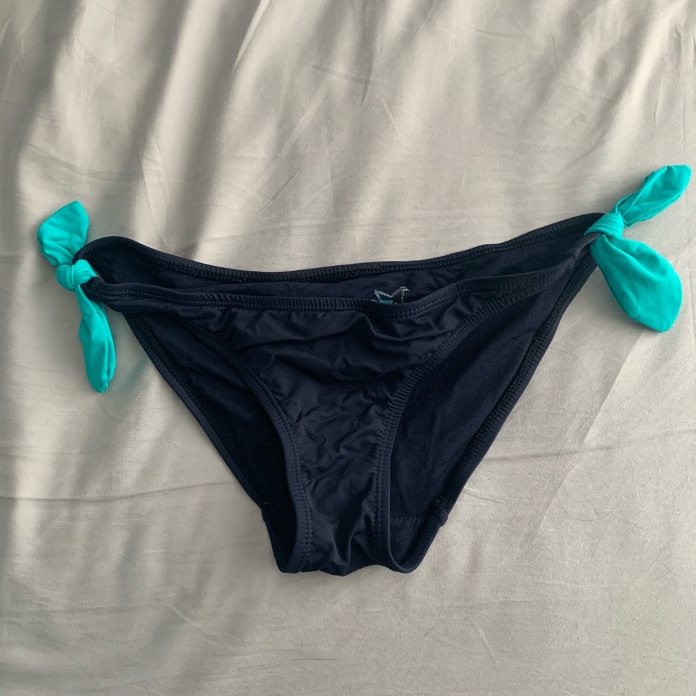 🌿 2/$15 | GARAGE - BIKINI BOTTOM